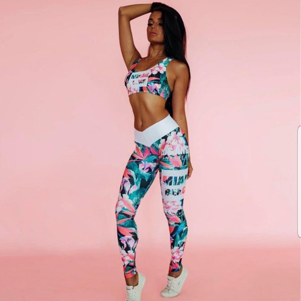 Chic Floral Set - Picture 4 of 4